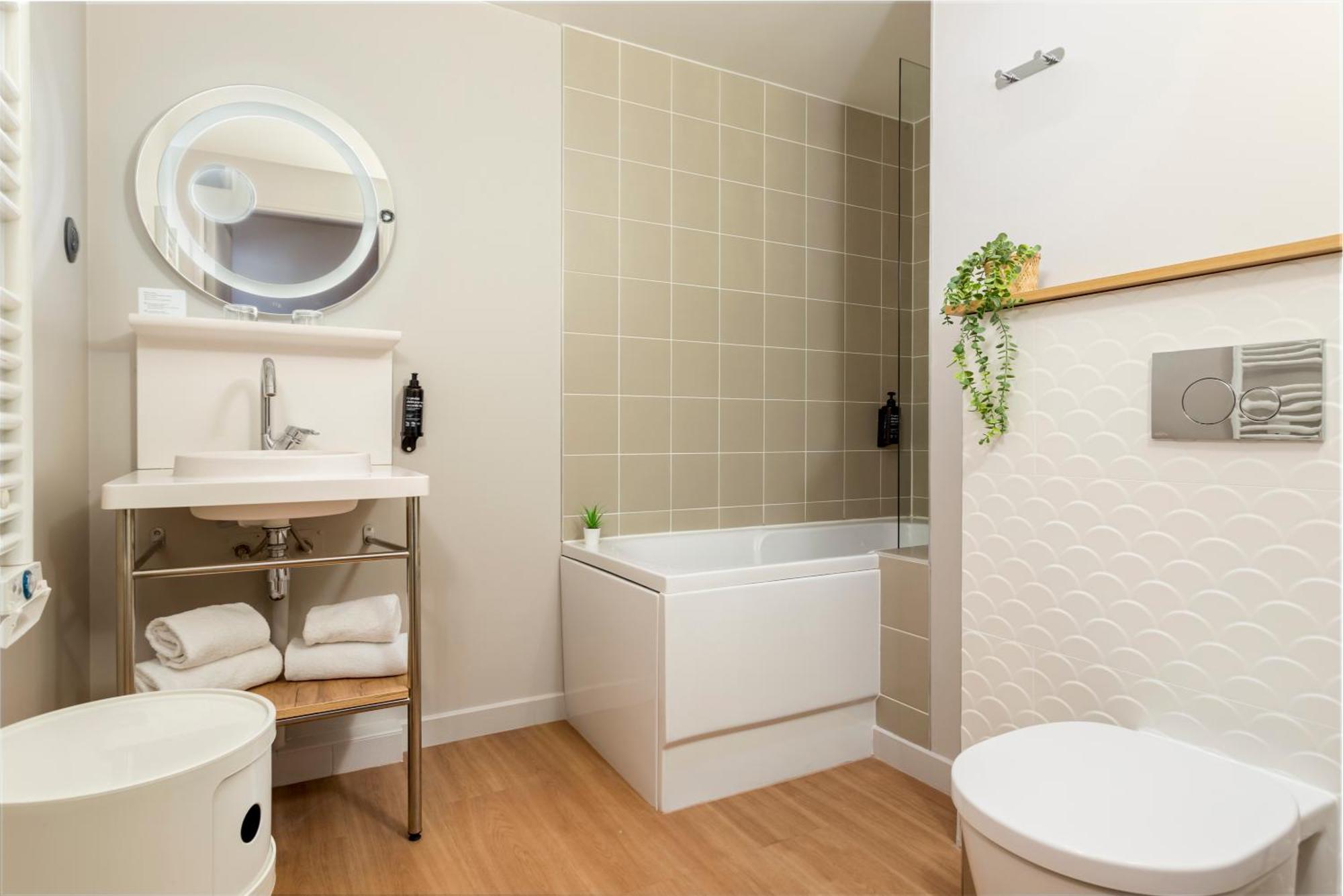 One-Bedroom Apartment,1608798186:JPEG